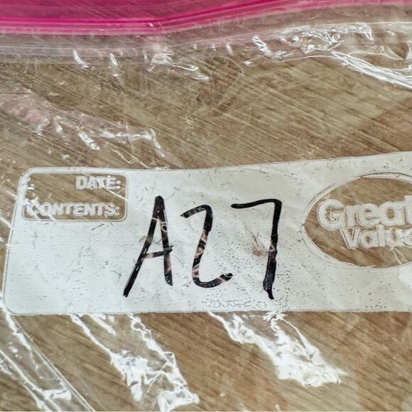 Lululemon white razer back work out tank woman’s 8 - Picture 10 of 10